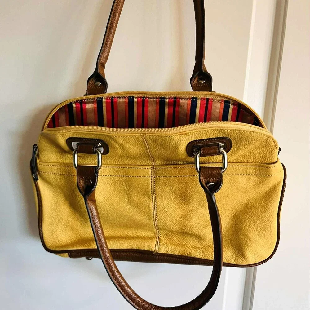 Vintage Tignanello Yellow Leather Shoulder Bag USA Rare 2000s Top Handle - Picture 2 of 16